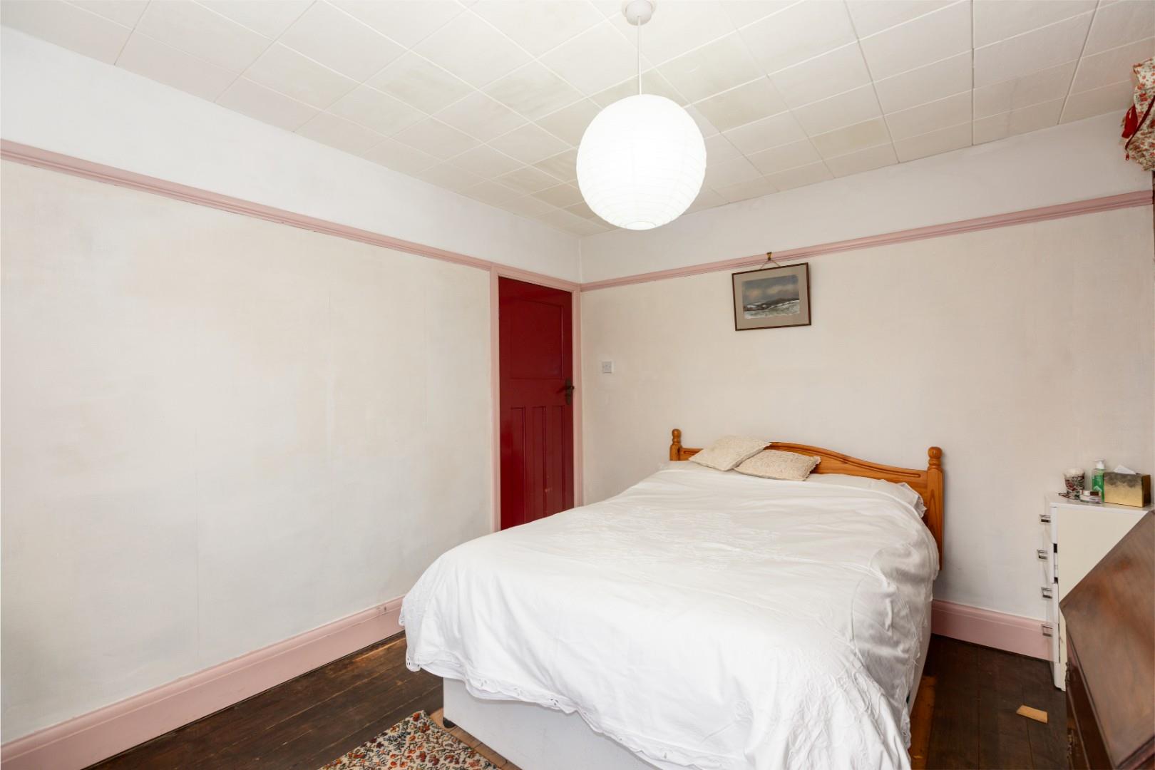 Bishopston Road, Bishopston, Swansea, SA3 3EH